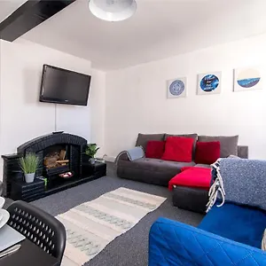 Apartment Characterful 2 Bed - Spacious & Comfy United Kingdom