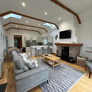  Holiday home The At Ashbrook - Charming Country Near United Kingdom