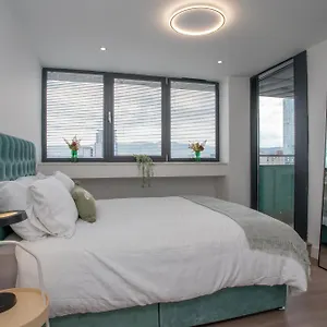 Apartment 3 Bdr Centre Penthouse By Breaks United Kingdom